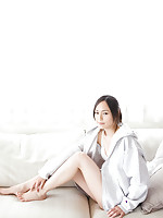 Sayuri Oyamada Asian shows naked back when is going to sleep